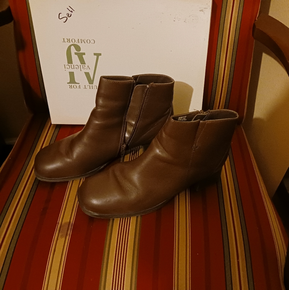 Woman's shoes